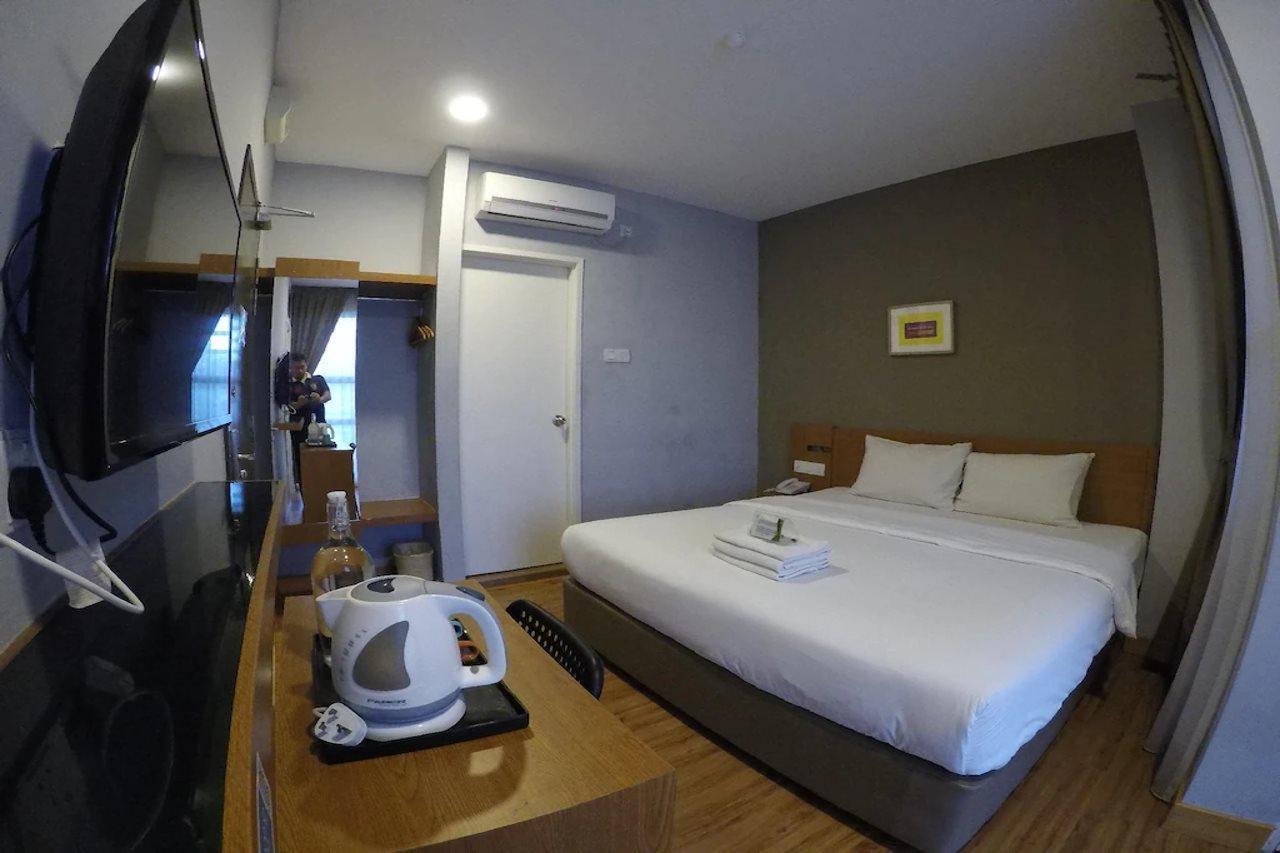 Hotel Zamburger Second Link Johor Bahru Exterior photo