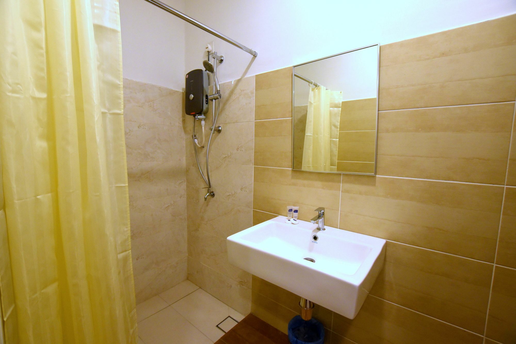 Hotel Zamburger Second Link Johor Bahru Exterior photo