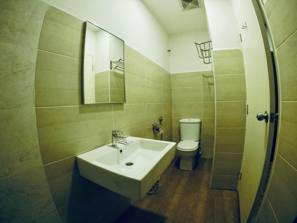 Hotel Zamburger Second Link Johor Bahru Exterior photo