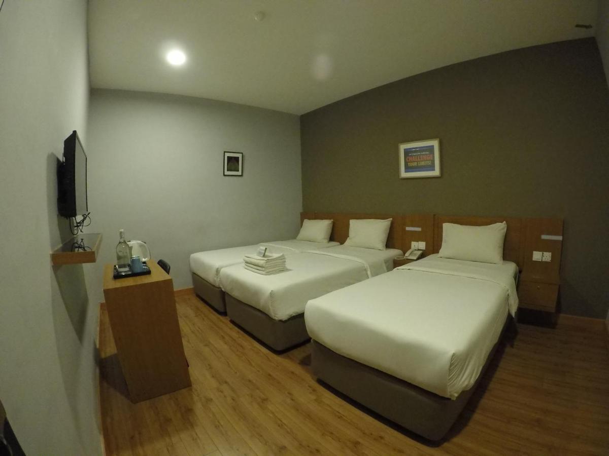 Hotel Zamburger Second Link Johor Bahru Exterior photo
